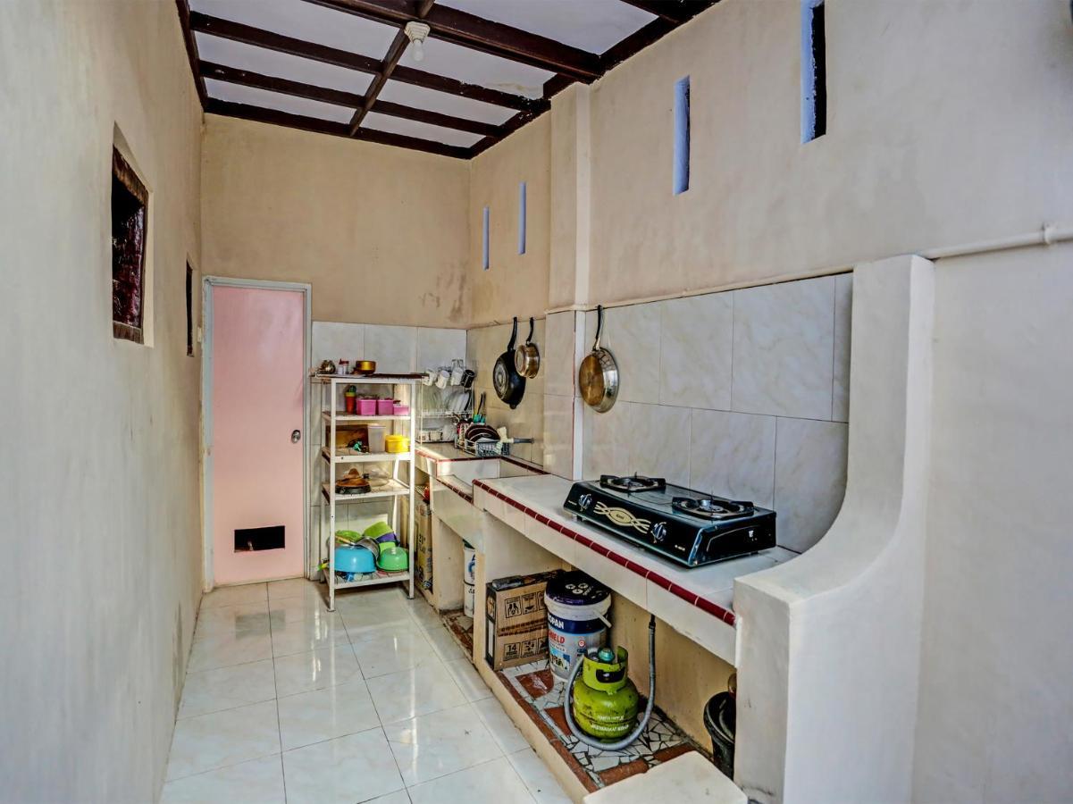 Oyo 91261 Cita Suraya Homestay Banyuwangi  Exterior photo
